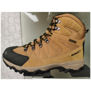 water proof trekking shoes